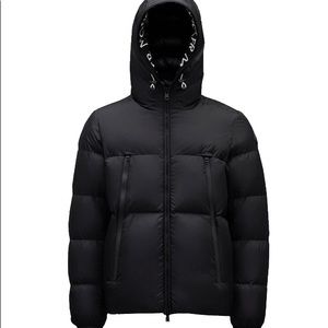 Moncler Montcla Short Down Jacket (Black, Size 3)